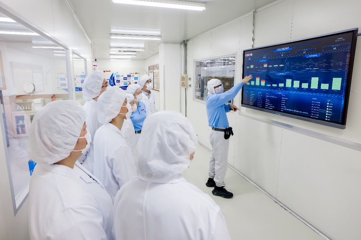 好麗友上海工廠(chǎng)開(kāi)放日 數(shù)智化品質(zhì)體系守護(hù)舌尖上的安全